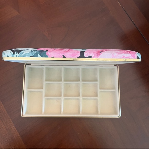 Vintage Floral Fabric Rose Jewelry Box - Picture 4 of 5